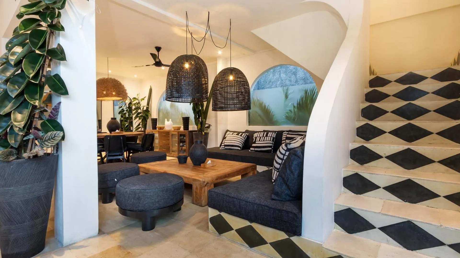 Villa Castilla - Ethnic Vibes Tropical 4Br Villa With Private Pool, 10 Minutes From Canggu Beach Kerobokan